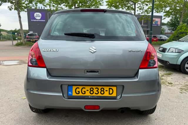 Suzuki Swift (2009) thumbnail 6