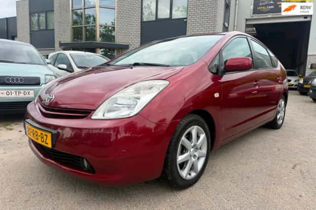 Toyota Prius (2005) thumbnail 1
