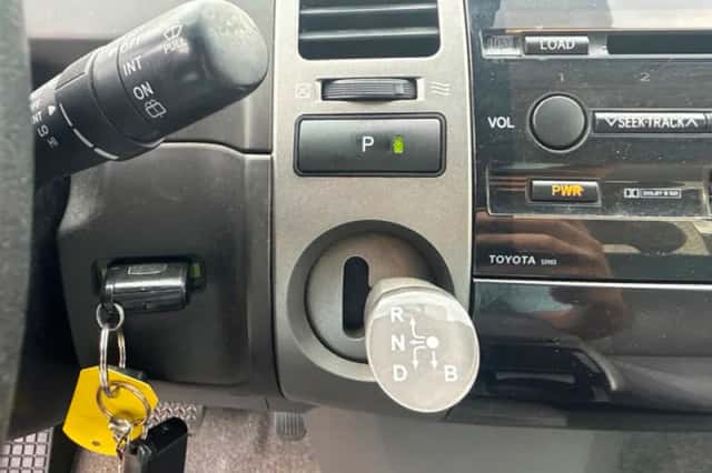 Toyota Prius (2005) thumbnail 16
