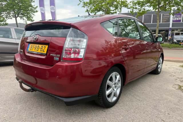 Toyota Prius (2005) thumbnail 3