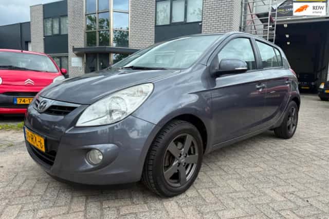 Hyundai i20 (2011) thumbnail 1