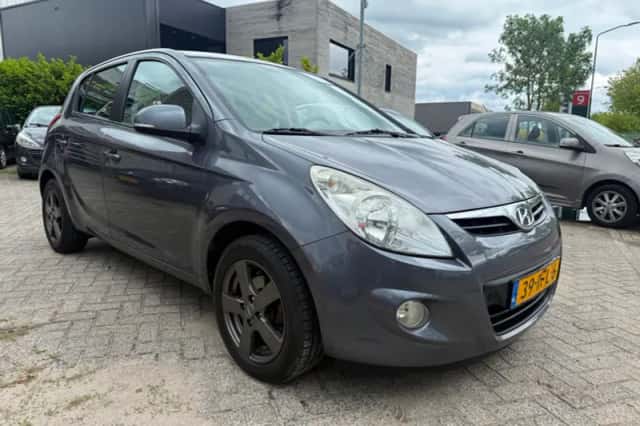 Hyundai i20 (2011) thumbnail 2