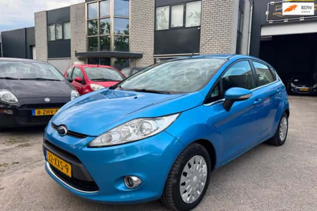 Ford Fiesta (2012) thumbnail 1