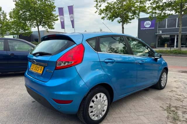 Ford Fiesta (2012) thumbnail 3