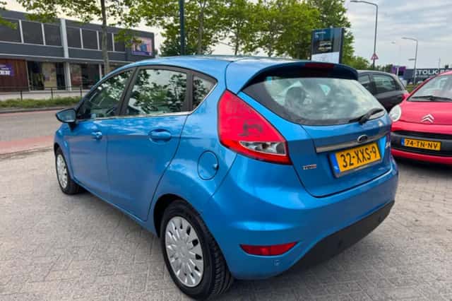 Ford Fiesta (2012) thumbnail 4