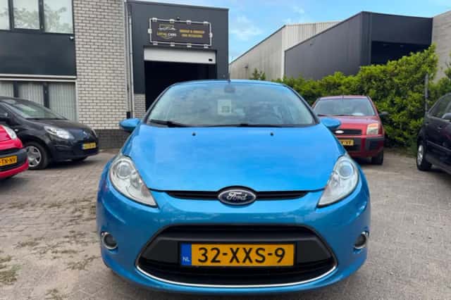 Ford Fiesta (2012) thumbnail 5