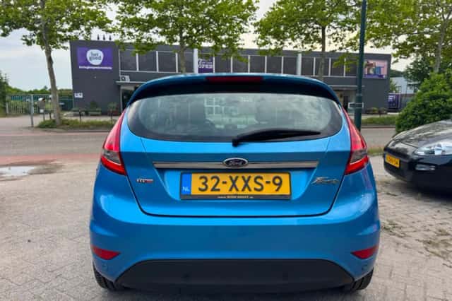 Ford Fiesta (2012) thumbnail 6