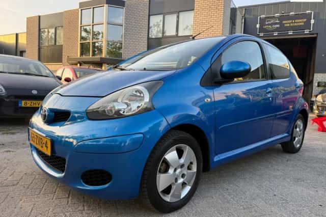 Toyota Aygo (2009) thumbnail 1