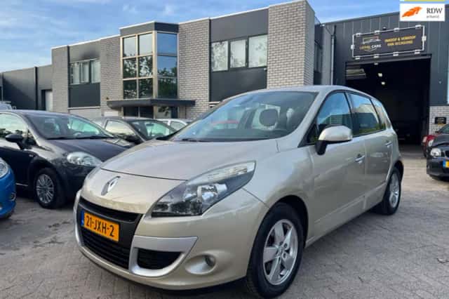 Renault Scénic (2009) thumbnail 1