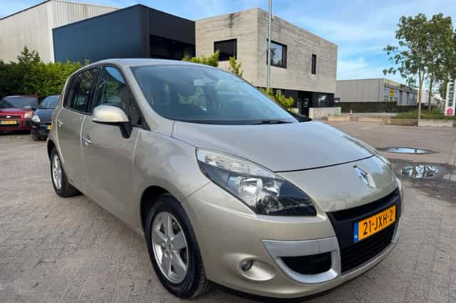 Renault Scénic (2009) thumbnail 2