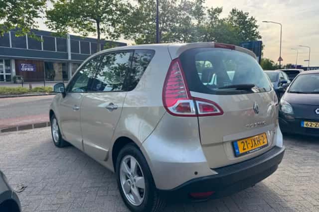 Renault Scénic (2009) thumbnail 4