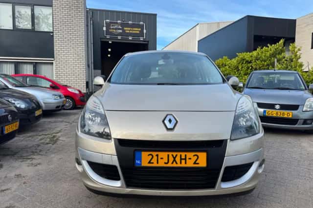 Renault Scénic (2009) thumbnail 5