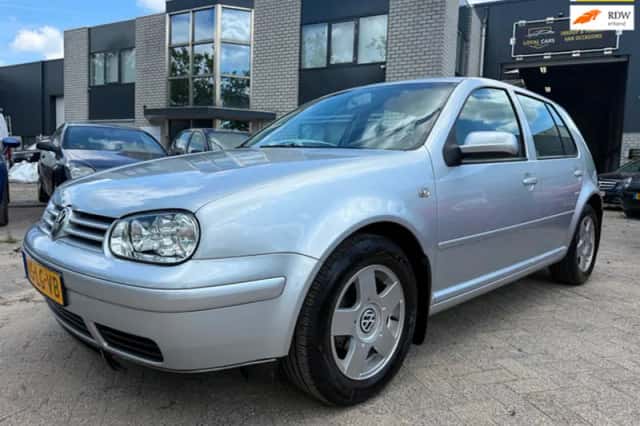 Volkswagen Golf (2003) thumbnail 1