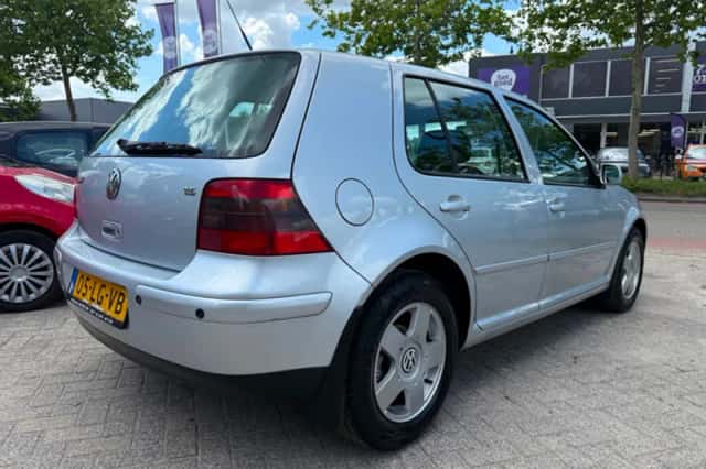 Volkswagen Golf (2003) thumbnail 3