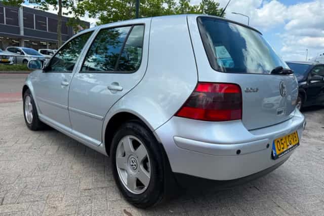 Volkswagen Golf (2003) thumbnail 4