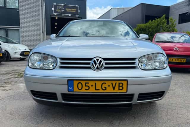 Volkswagen Golf (2003) thumbnail 5