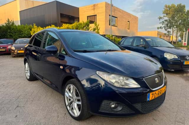 SEAT Ibiza (2011) thumbnail 2