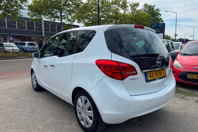 Opel Meriva (2012) thumbnail 3