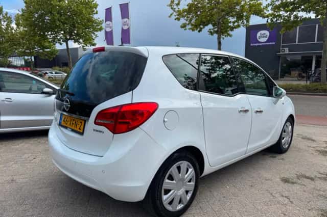 Opel Meriva (2012) thumbnail 4