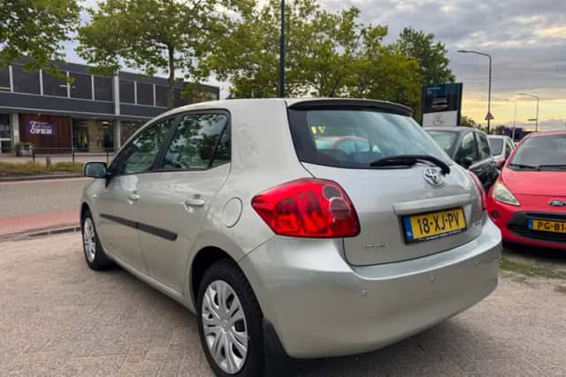 Toyota Auris (2007) thumbnail 4