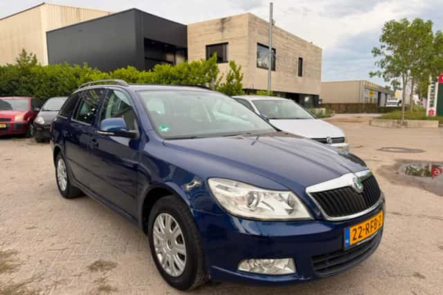 Škoda Octavia (2011) thumbnail 2