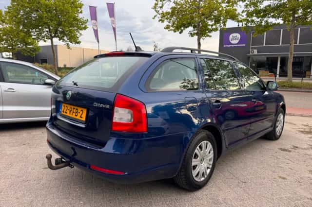 Škoda Octavia (2011) thumbnail 3