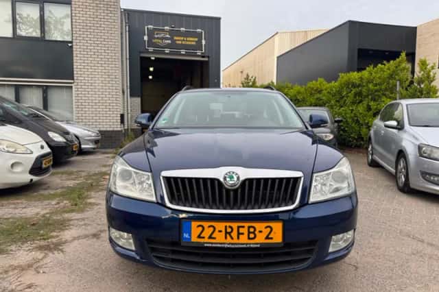 Škoda Octavia (2011) thumbnail 5