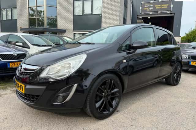 Opel Corsa (2011) thumbnail 1