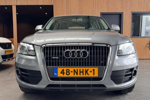 Audi Q5 (2010) thumbnail 2