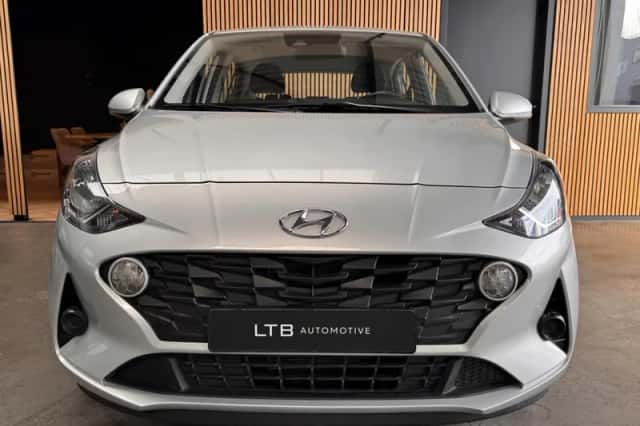 Hyundai i10 (2023) thumbnail 2