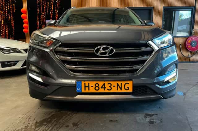 Hyundai Tucson (2016) thumbnail 2
