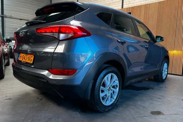 Hyundai Tucson (2016) thumbnail 4