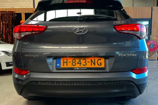 Hyundai Tucson (2016) thumbnail 6