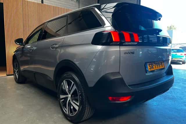 Peugeot 5008 (2017) thumbnail 5