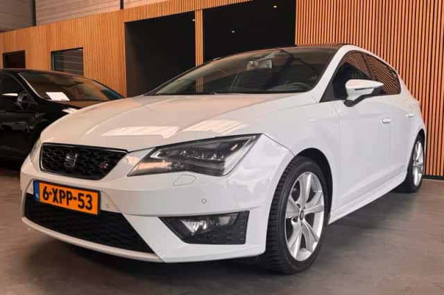 SEAT Leon (2013) thumbnail 1