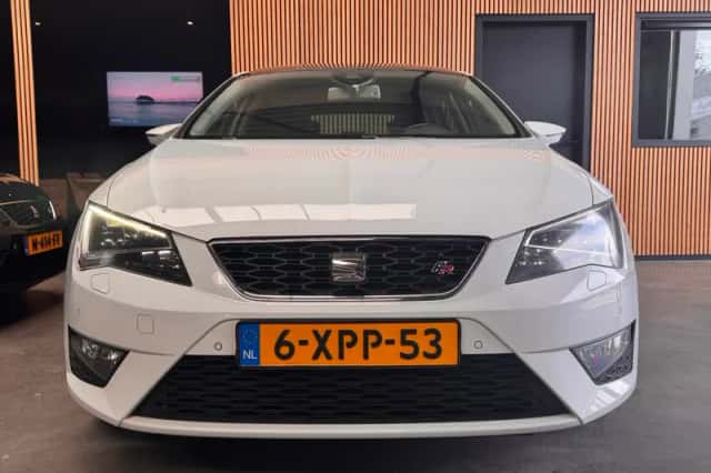 SEAT Leon (2013) thumbnail 2