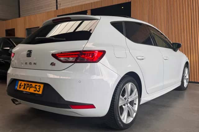 SEAT Leon (2013) thumbnail 4