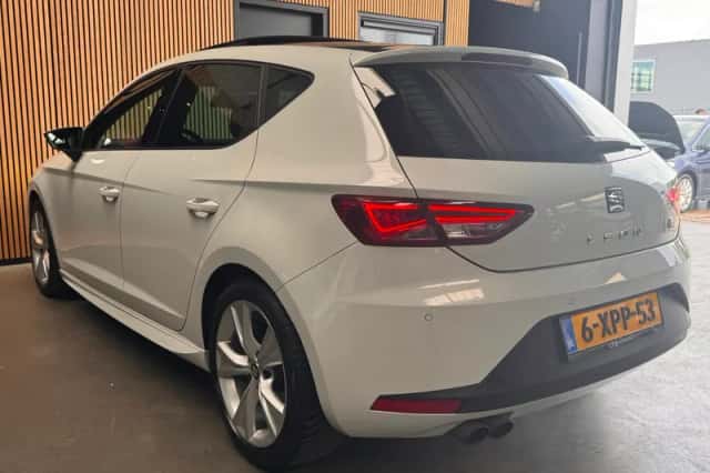 SEAT Leon (2013) thumbnail 6