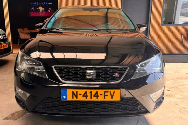 SEAT Leon (2016) thumbnail 2