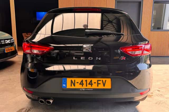 SEAT Leon (2016) thumbnail 5