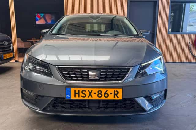 SEAT Leon (2018) thumbnail 2