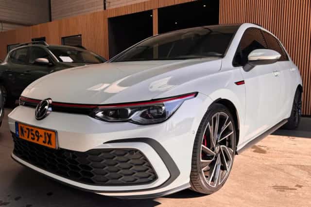 Volkswagen Golf (2021) thumbnail 1