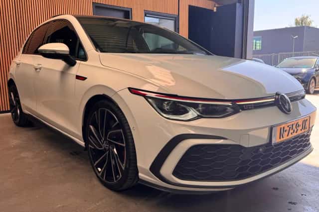 Volkswagen Golf (2021) thumbnail 3
