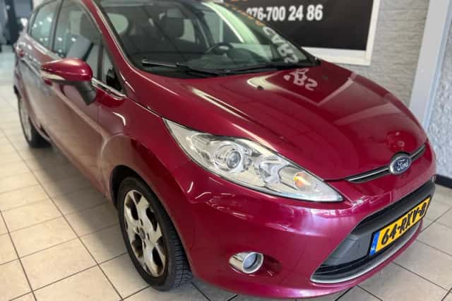 Ford Fiesta (2011) thumbnail 1