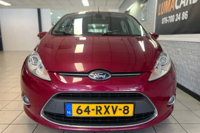 Ford Fiesta (2011) thumbnail 2