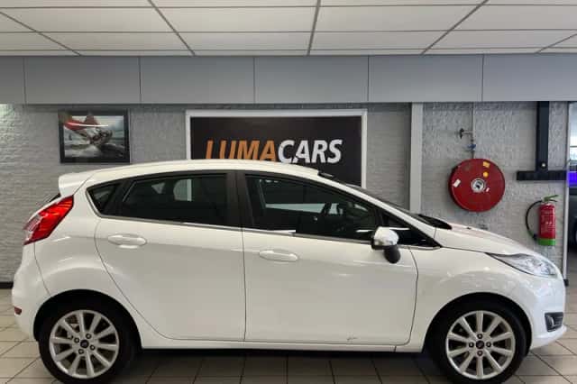 Ford Fiesta (2015) thumbnail 4