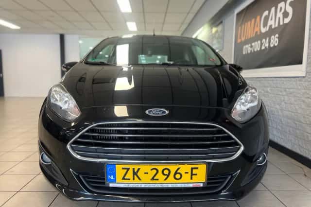 Ford Fiesta (2013) thumbnail 2