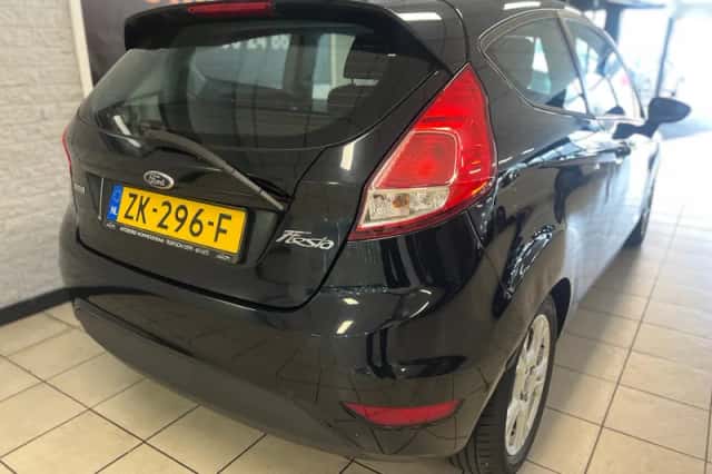 Ford Fiesta (2013) thumbnail 6