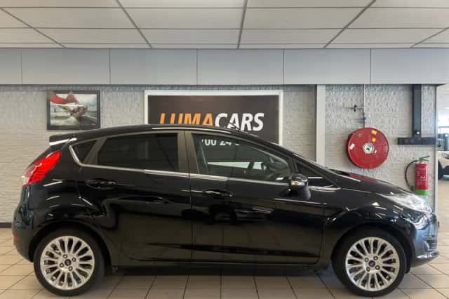 Ford Fiesta (2014) thumbnail 4