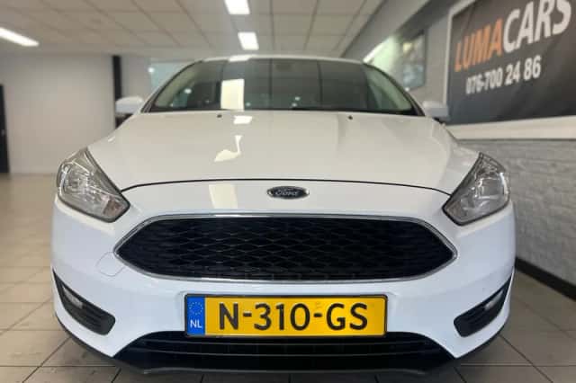 Ford Focus (2016) thumbnail 2